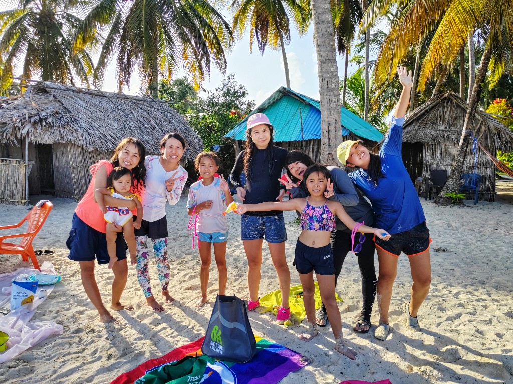 Familias y amigos en la isla, experiencia San Blas